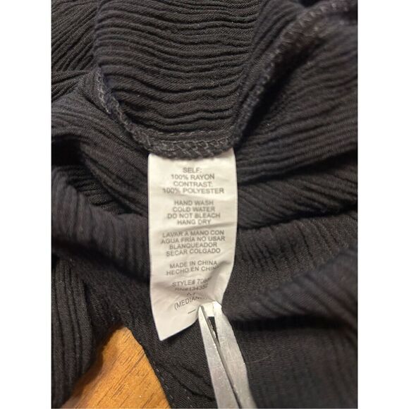 Ambiance Y2K Tank Top Womens Medium Black Plisse Crochet Hem Keyhole Neck - Picture 6 of 8